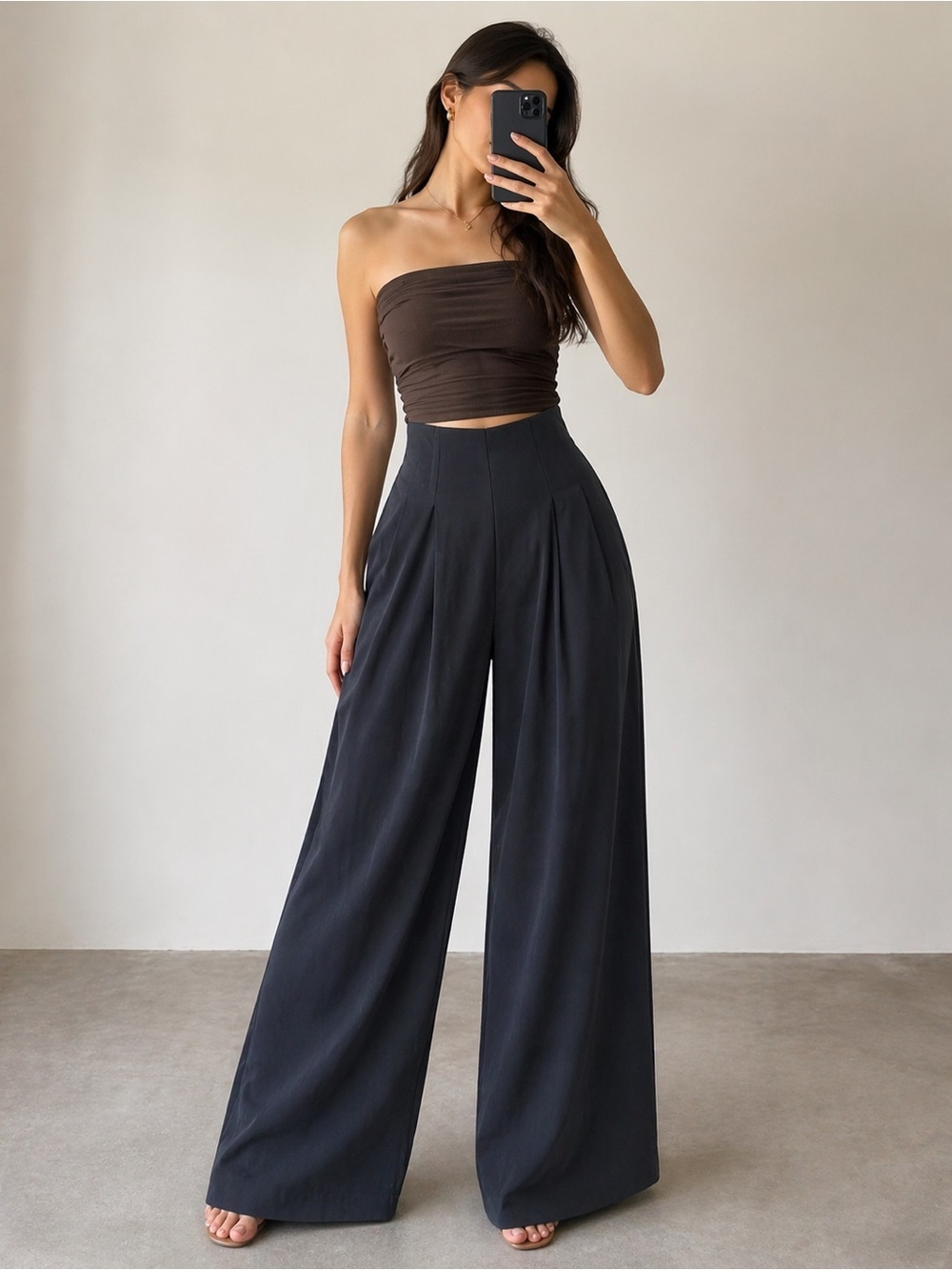 High-Rise Wide Leg Trousers in Black